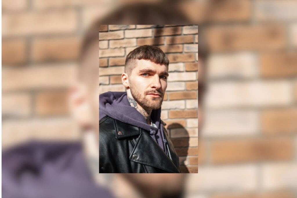 O corte caesar é ideal para homens que buscam um visual moderno e de baixa manutenção (Imagem: Alones | Shutterstock)