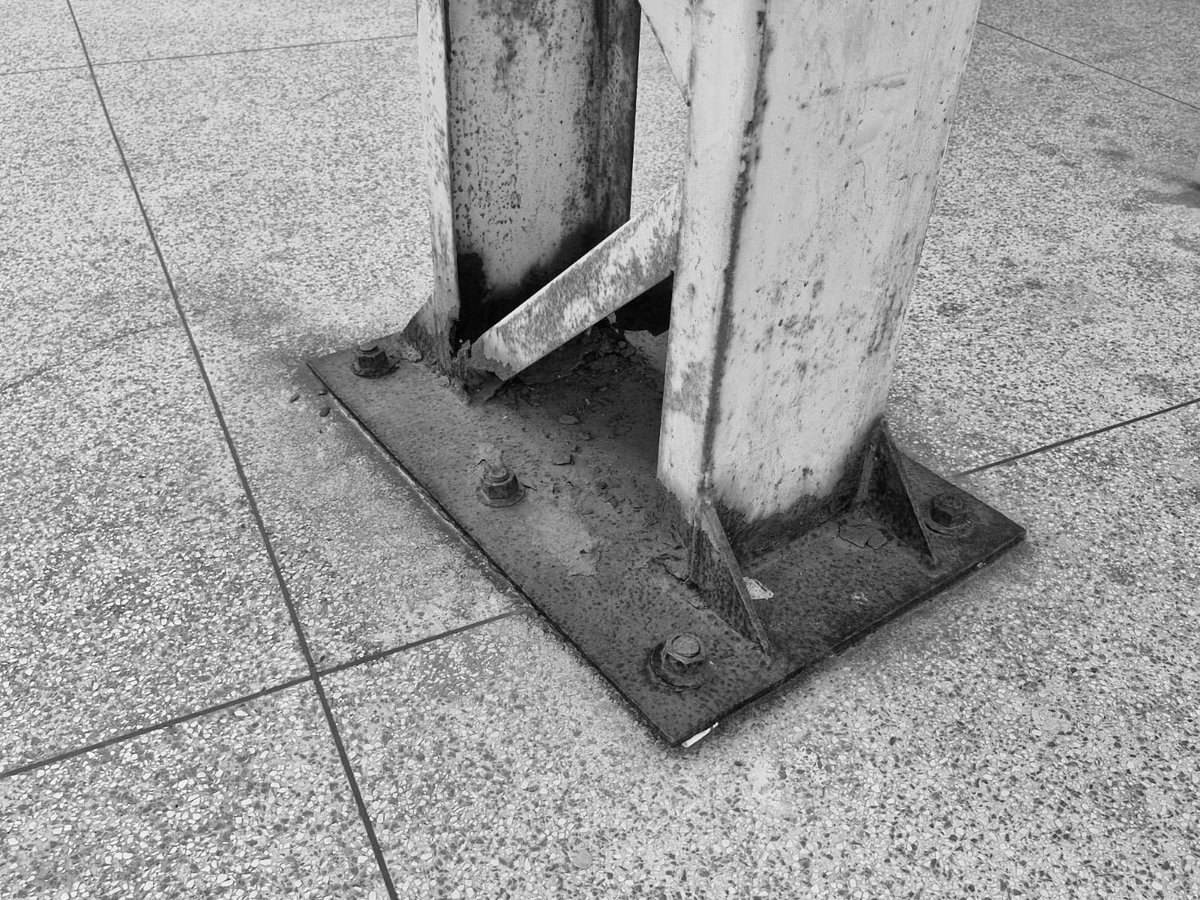 Estrutura precária e infiltrações são constatadas em terminal de Jardim América