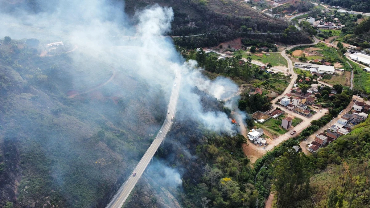 Incêndio atinge 