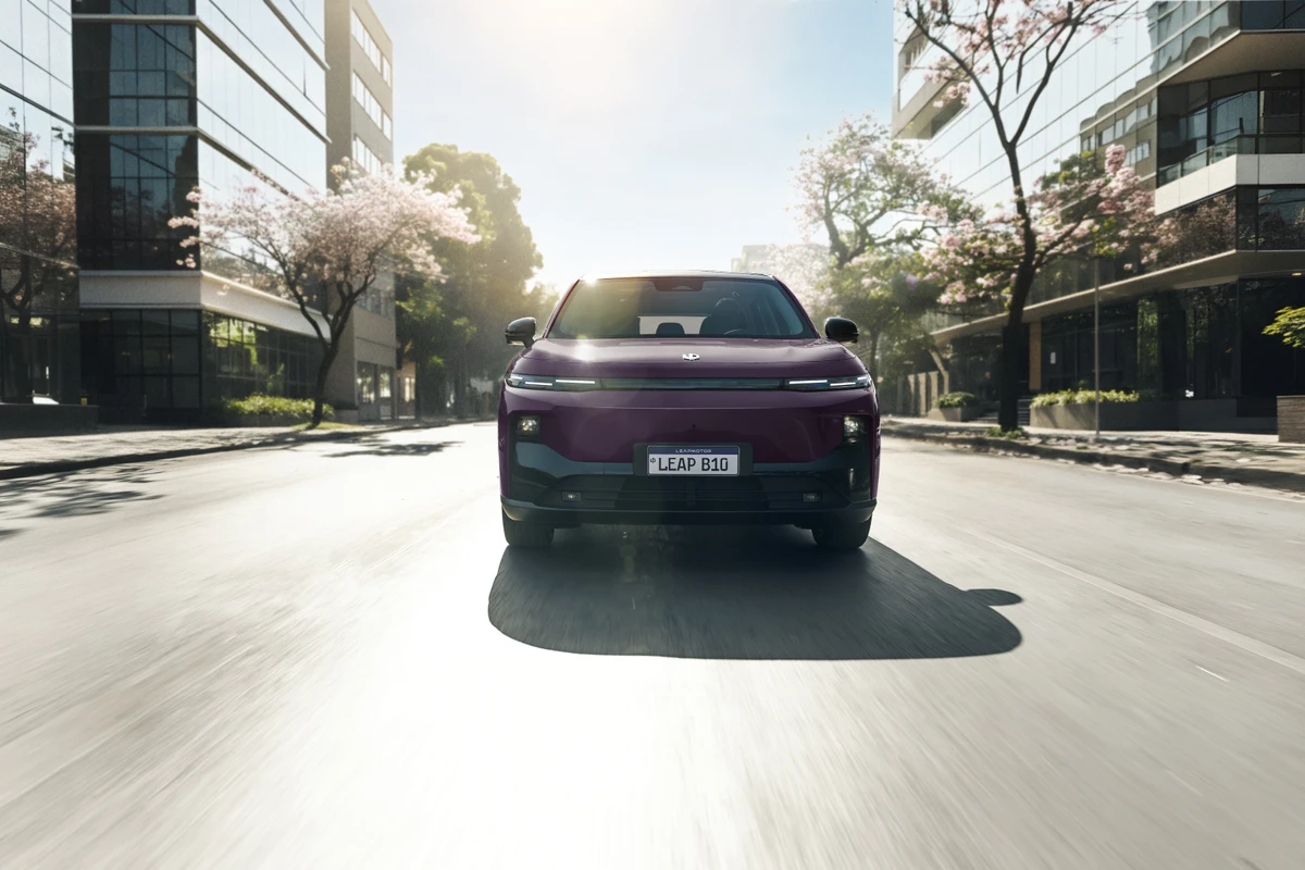 O Leapmotor B10 tem  design minimalista por Leapmotor/Divulgação