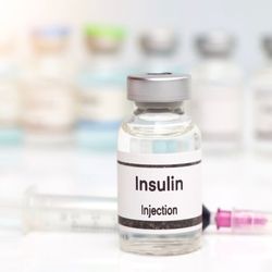 O medicamento passará a ser produzido no país, o que fará com que o Brasil deixe de depender do mercado externo