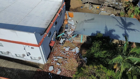 Medida coloca órgãos municipais sob a coordenação da Defesa Civil, que está autorizada a a entrar em propriedades privadas em situações de risco