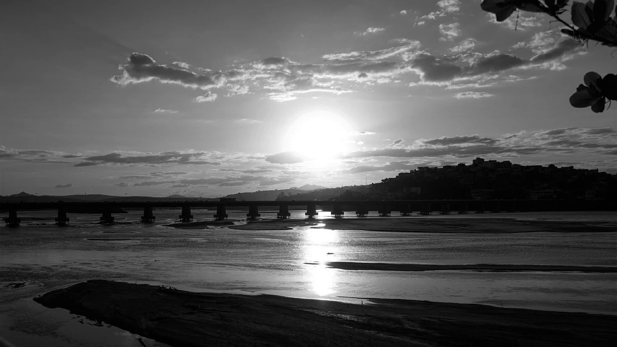 Rio Doce em Colatina: rejeitos se espalharam por toda a extensão da bacia, de Minas Gerais ao Espírito Santo