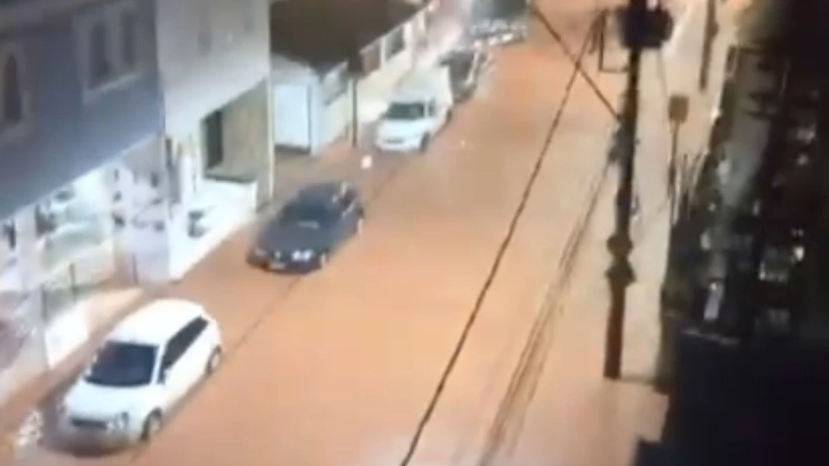 Rua ficou alagada após forte chuva atingir Santa Teresa