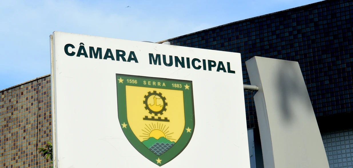 O ex-parlamentar foi condenado à perda dos direitos políticos por 8 anos, à perda de função pública, além do pagamento de 30 vezes o valor do salário recebido à época do esquema denunciado em ação civil proposta pelo MPES