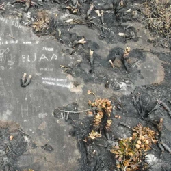 Vandalismo ocorreu na Pedra de Santa Maria, o ponto mais alto do Monumento Natural Estadual Serra das Torres (Monast), em Mimoso do Sul