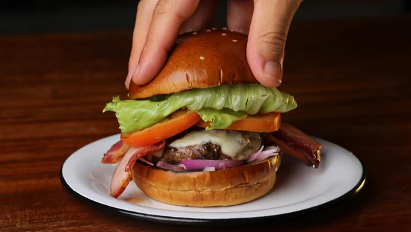 A hamburgueria Casebre do Jack é comandada pelo chef Fabrício Eller, em Aracruz. Leia também: festival de vinhos e empanadas em Vila Velha