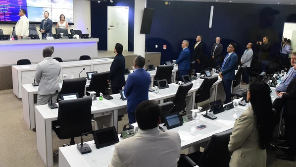 Nesta quinta-feira (6), 38 comissionados que atuavam no gabinete dos parlamentares suspeitos de corrupção foram desligados