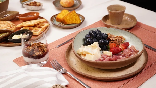 Pães, ovos, frutas, queijos e uma ampla variedade de comidinhas estão entre as dicas do HZ para uma refeição completa e descontraída