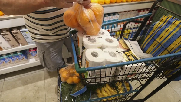 Feriado deste sábado (15) se refere ao dia em que a monarquia foi derrubada no Brasil; saiba como ficam os horários de lojas, supermercados, shoppings, bancos e repartições públicas