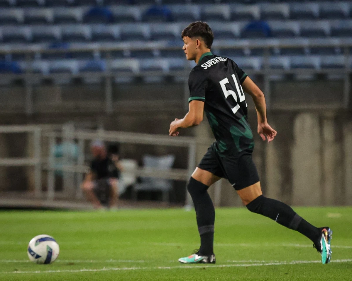 Capixaba Bruno Ramos celebra oportunidade no Sporting, em jogo da Champions League
