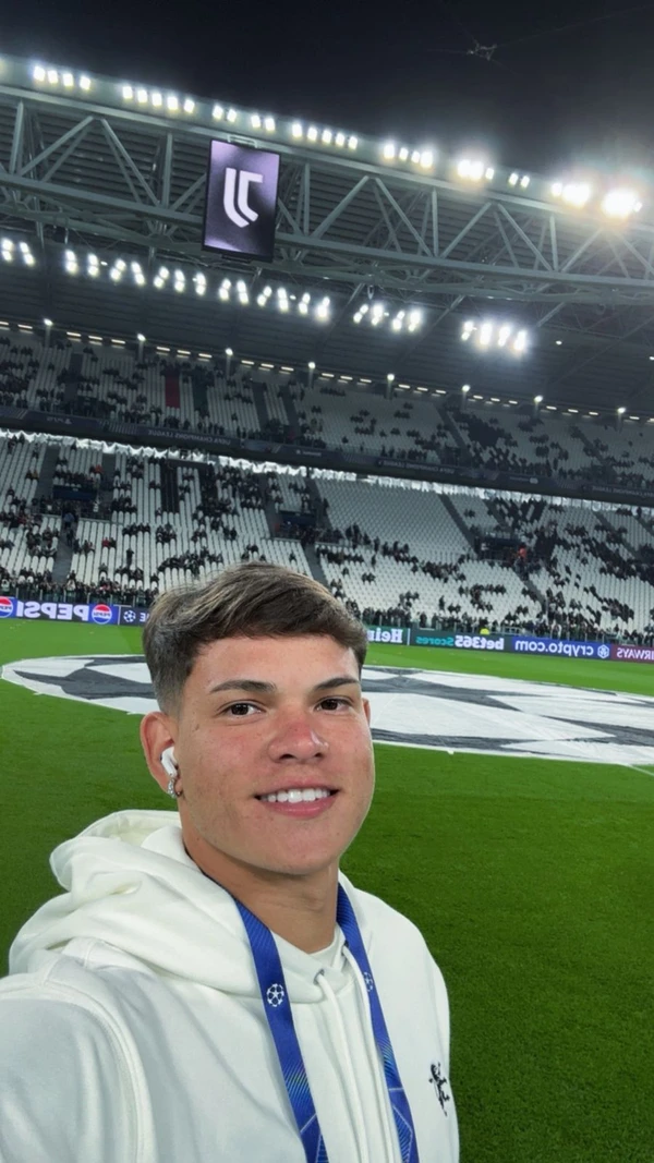 Capixaba Bruno Ramos celebra oportunidade no Sporting, em jogo da Champions League
