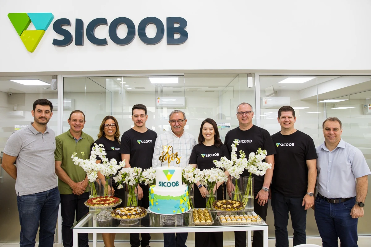 Sicoob Sul-Serrano celebra 30 anos com homenagem a sócio-fundadores