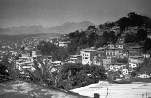 Vista do bairro Zumbi, em Cachoeiro de Itapemirim, a partir do terraço mais alto do Centro Menino Jesus.