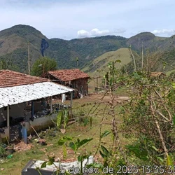Chuva com granizo e ventos fortes atingiu principalmente lavouras de café e milho, na zona rural do município, na última terça-feira (4)
