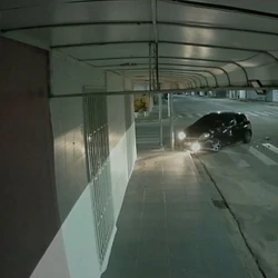 Motorista do automóvel deixou o local sem prestar socorro; caso será investigado pela Polícia Civil