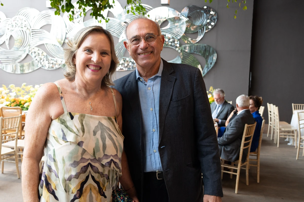 Terezinha Bertollo e Abdo Chequer