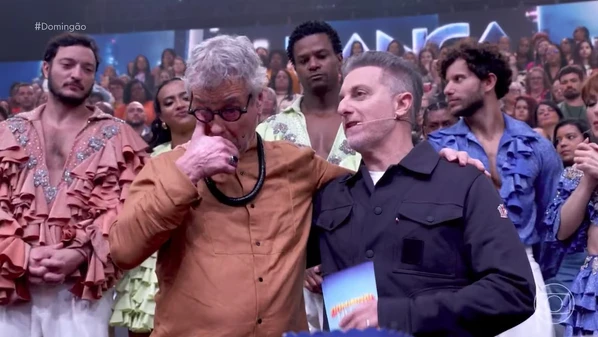 Jurado da ‘Dança dos Famosos’ vem tratando uma bursite trocantérica bilateral, doença autoimune; veja vídeo