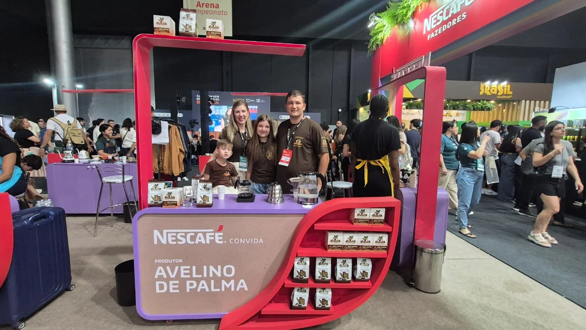 Avelino de Palma e família são produtores de café e parceiros da Nescafé