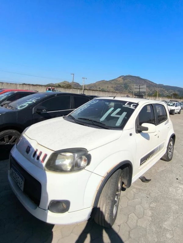 Fiat Uno Vivace 1.0 (2012/2013) por Divulgação Detran|ES