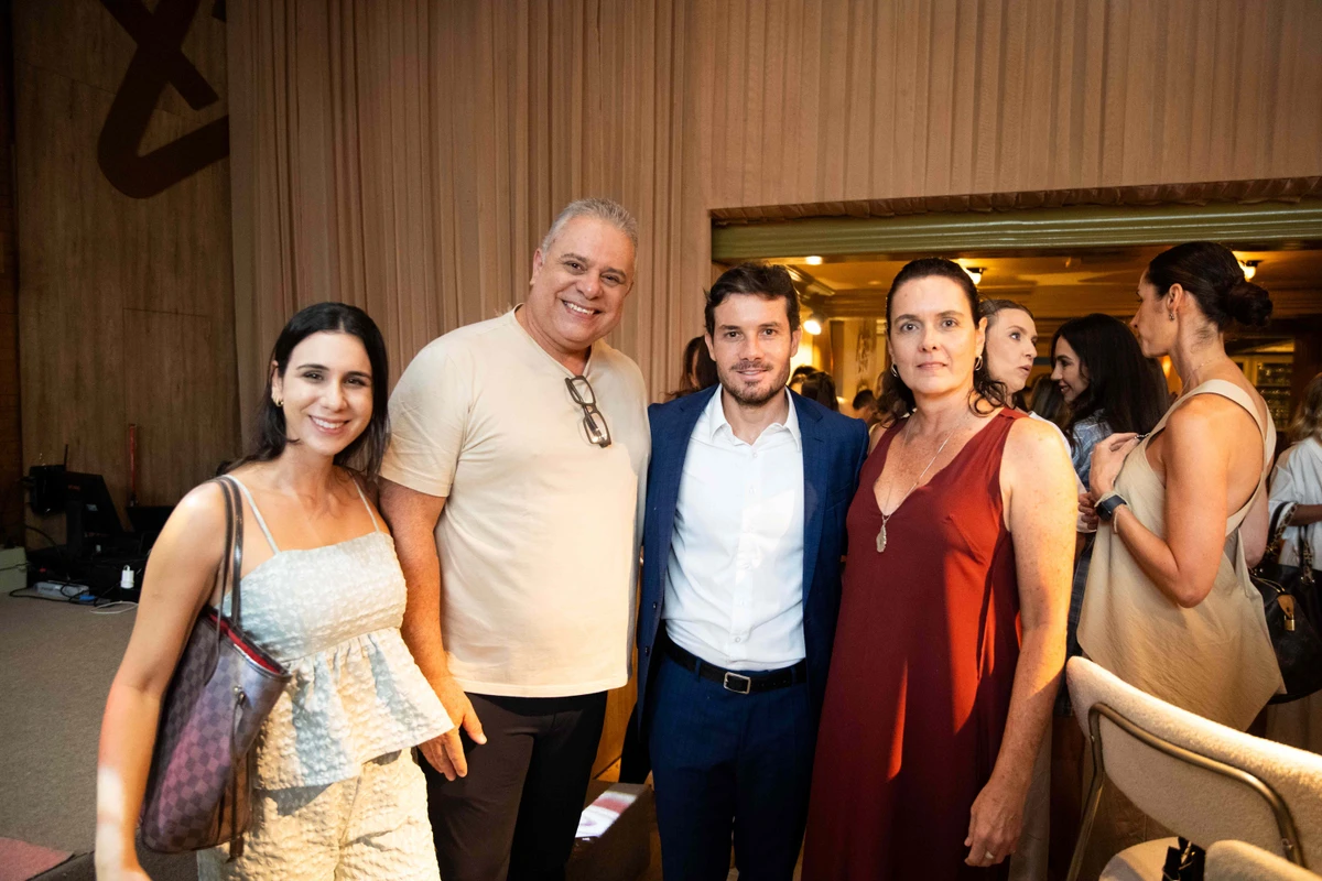 Larissa Villaschi, Ivan Lopes, André Secchin, Isabela Castello