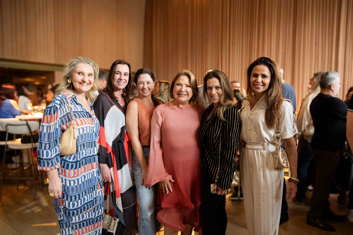 Marcela Pagani, Luciana Almeida, Marianne Assbu,  Lígia Diniz, Gisela Rezende e Viviane Anselmé