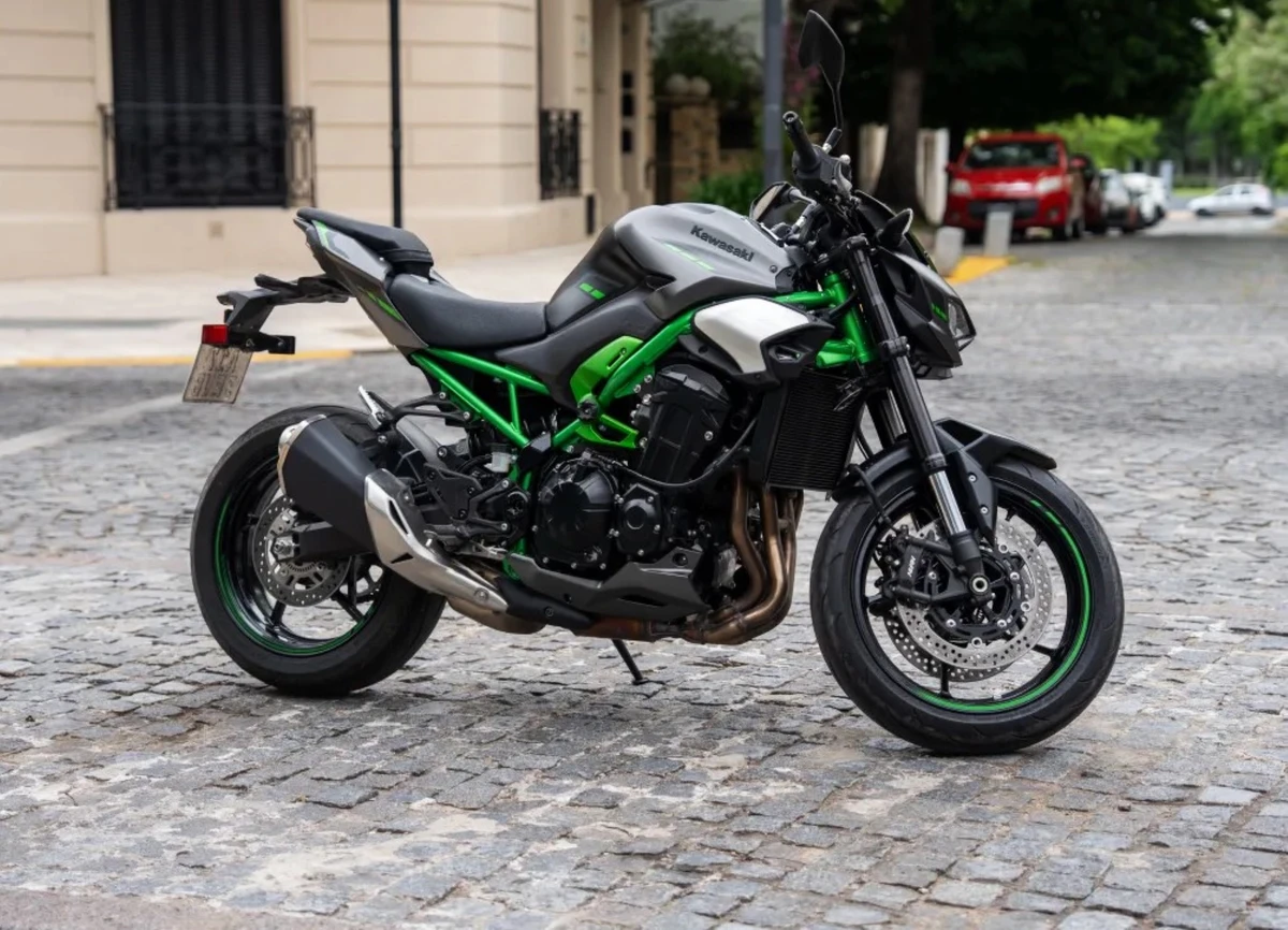 nova Kawasaki Z900
