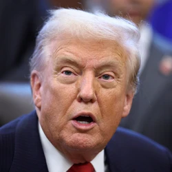 Homem vestia roupas escuras e foi visto pela última vez saindo do prédio de Engenharia da Universidade Brown, em Providence, no Estado de Rhode Island