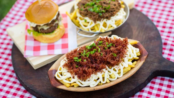 Cardápio do Piúma Gastronomia & Arte tem opções a partir de R$ 15, e programação de shows vai do pop ao sertanejo