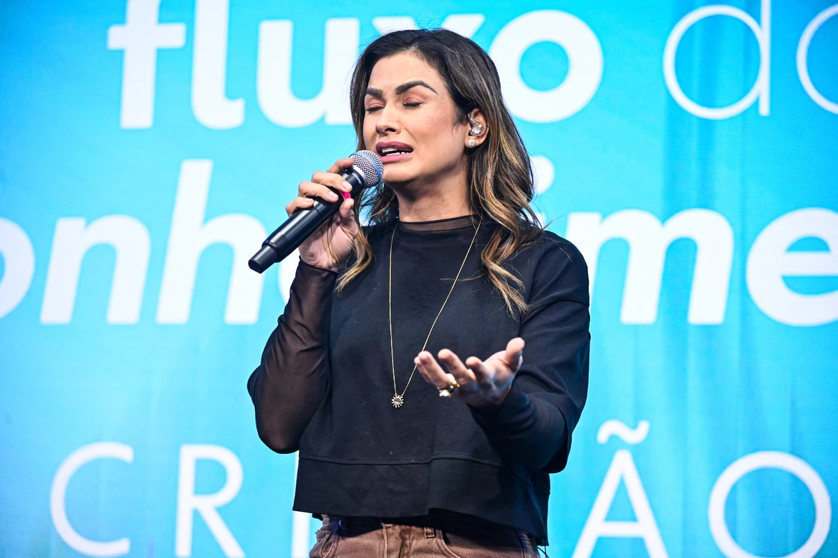 A cantora Bruna Olly fez o show de encerramento do evento da TV Globo por Arthur Louzada