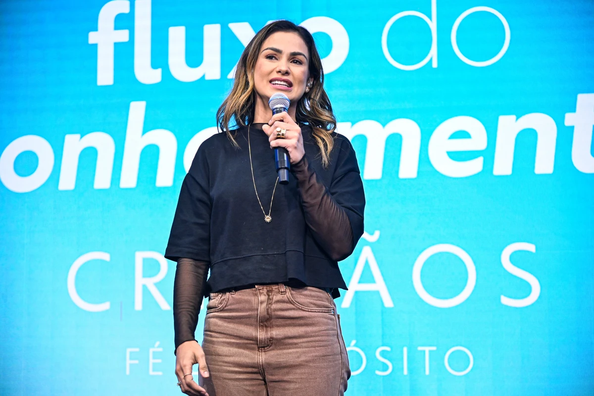 A cantora Bruna Olly fez o show de encerramento do evento da TV Globo por Arthur Louzada