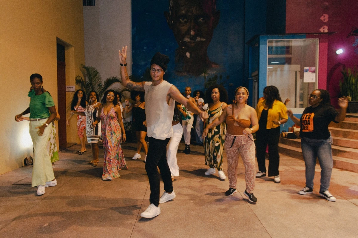 Baile Charme celebra cultura afro-brasileira em Vitória com muita dança