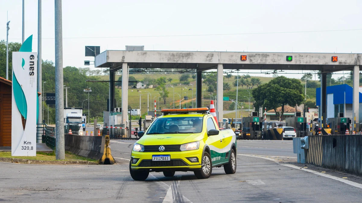 Centro de monitoramento e atendimento ao usuário na BR-101.