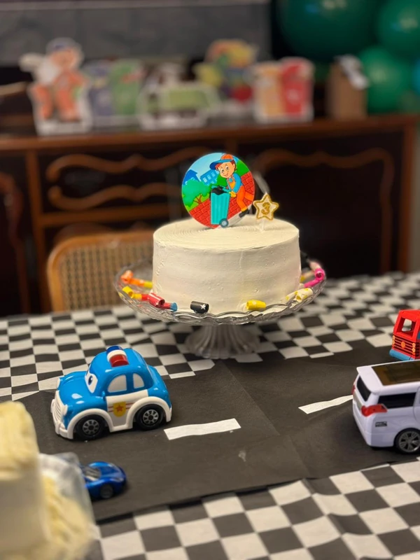 Fã de coletores de lixo, menino faz festa com trabalhadores em Vila Velha por Acervo familiar