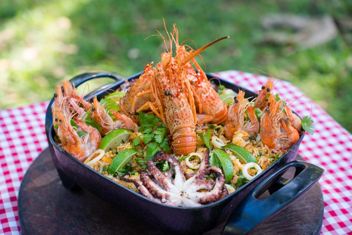 Mariscada do restaurante Pedra do Caranguejo no Festival Piúma Gastronomia & Arte 2025