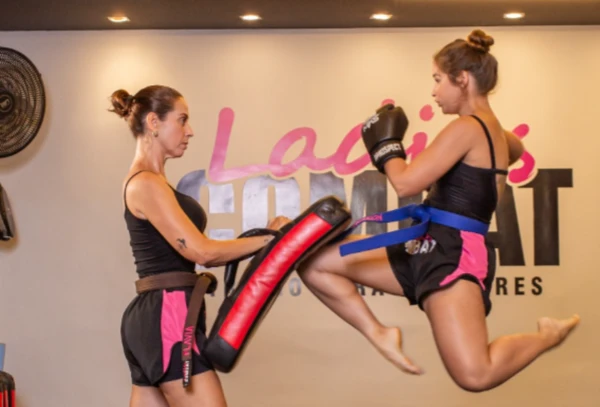 O Studio Ladies Combat realiza o Exame de Faixa de Kickboxing neste sábado (15)