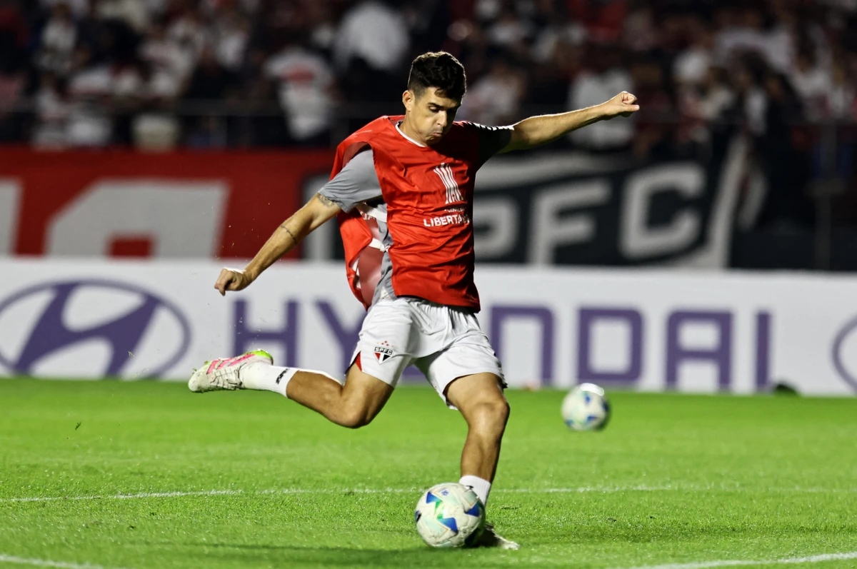 Oscar na fase de grupos da Libertadores pelo São Paulo, em 2025