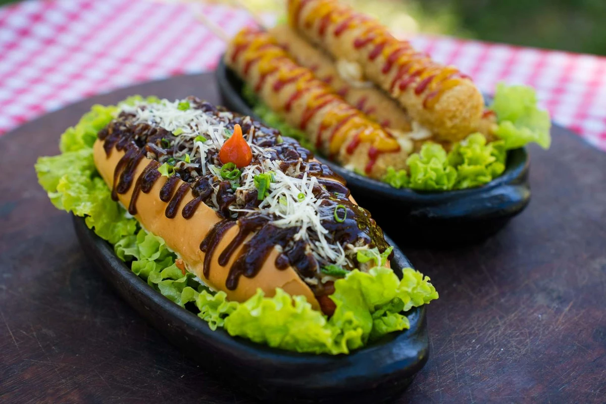 Sanduíches da Hotdogueria Bendito Hot Dog no Festival Piúma Gastronomia & Arte 2025 