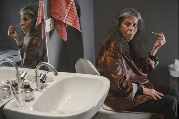 Em 'Privadas de Suas Vidas', atriz é Marluce, personagem que enfrenta uma maldição em um prédio 