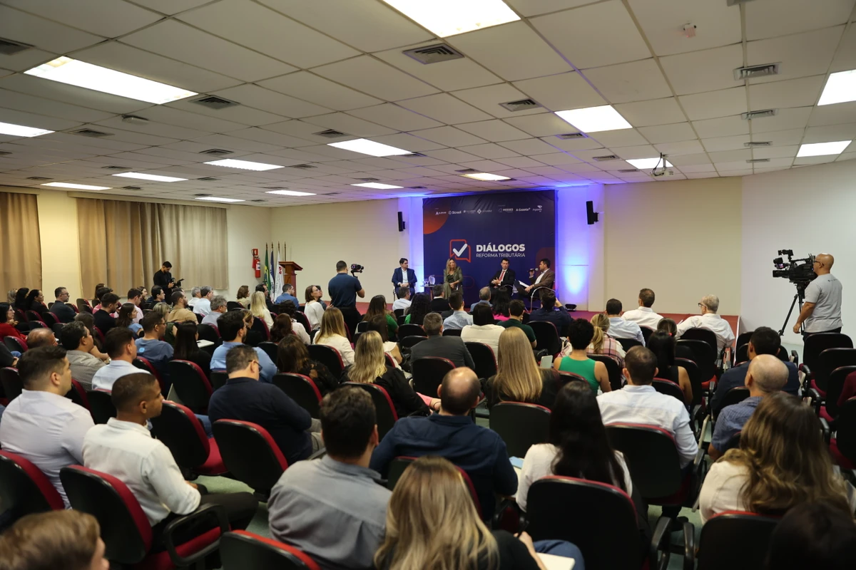 O evento reuniu empresários, autoridades e especialistas para debater sobre o tema.