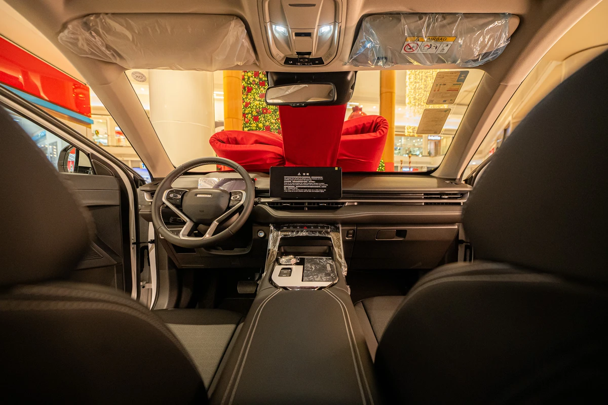 O Haval H6 HEV One, versão exclusiva do SUV híbrido da GWM, é um modelo de carro reconhecido pela tecnologia, eficiência e design sofisticado. por Shopping Vitória/Divulgação 