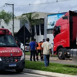Vítima sofreu ferimentos graves e foi levada para o Hospital Rio Doce, no município; acidente ocorreu na tarde de quinta-feira (13)