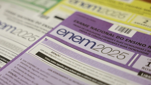 Candidatos farão a prova de Ciências da Natureza e Matemática e portões fecharão às 13h; prefeituras da Grande Vitória montam esquema especial para facilitar tráfego