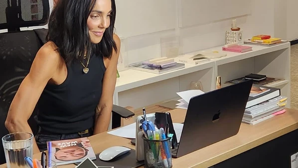 Designer de joias ministrou uma masterclass, de forma on-line, para estudantes do curso de Moda