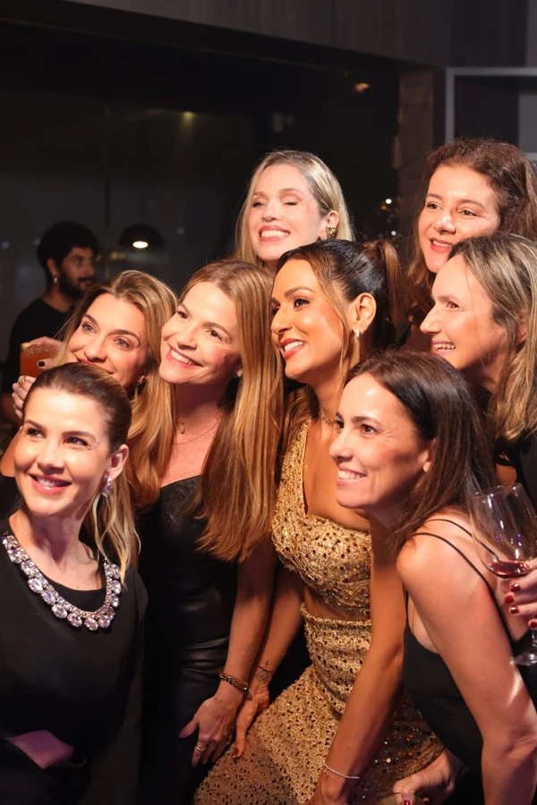 Carol Servino celebra 45 anos