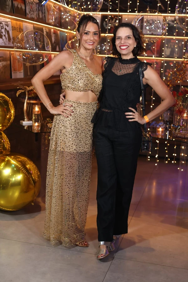 Carol Servino celebra 45 anos