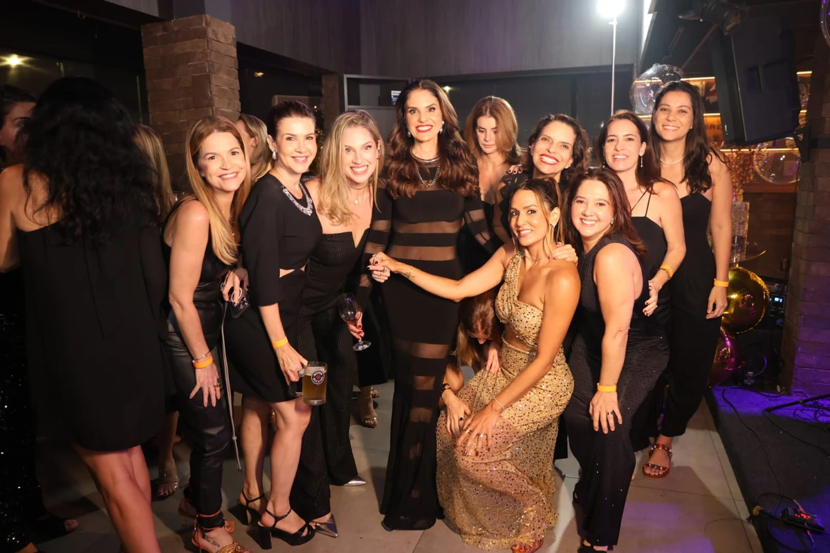 Carol Servino celebra 45 anos