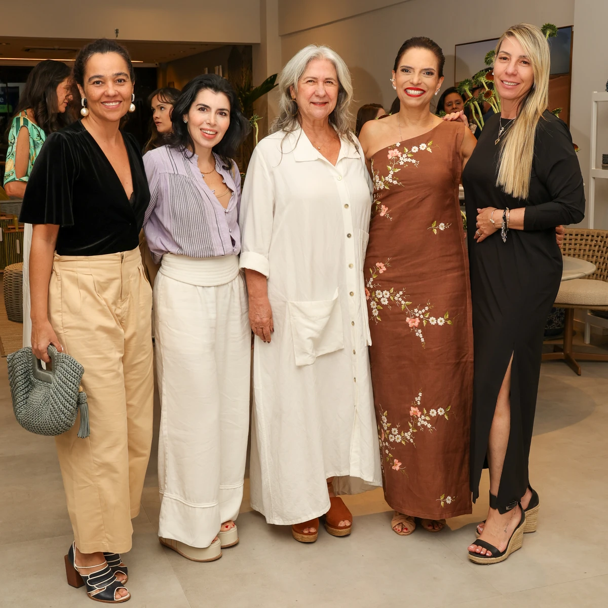 Isabella Castro, Regininha Leal, Thais Helal, Bruna Medeiros e Luciana Cavalcante
