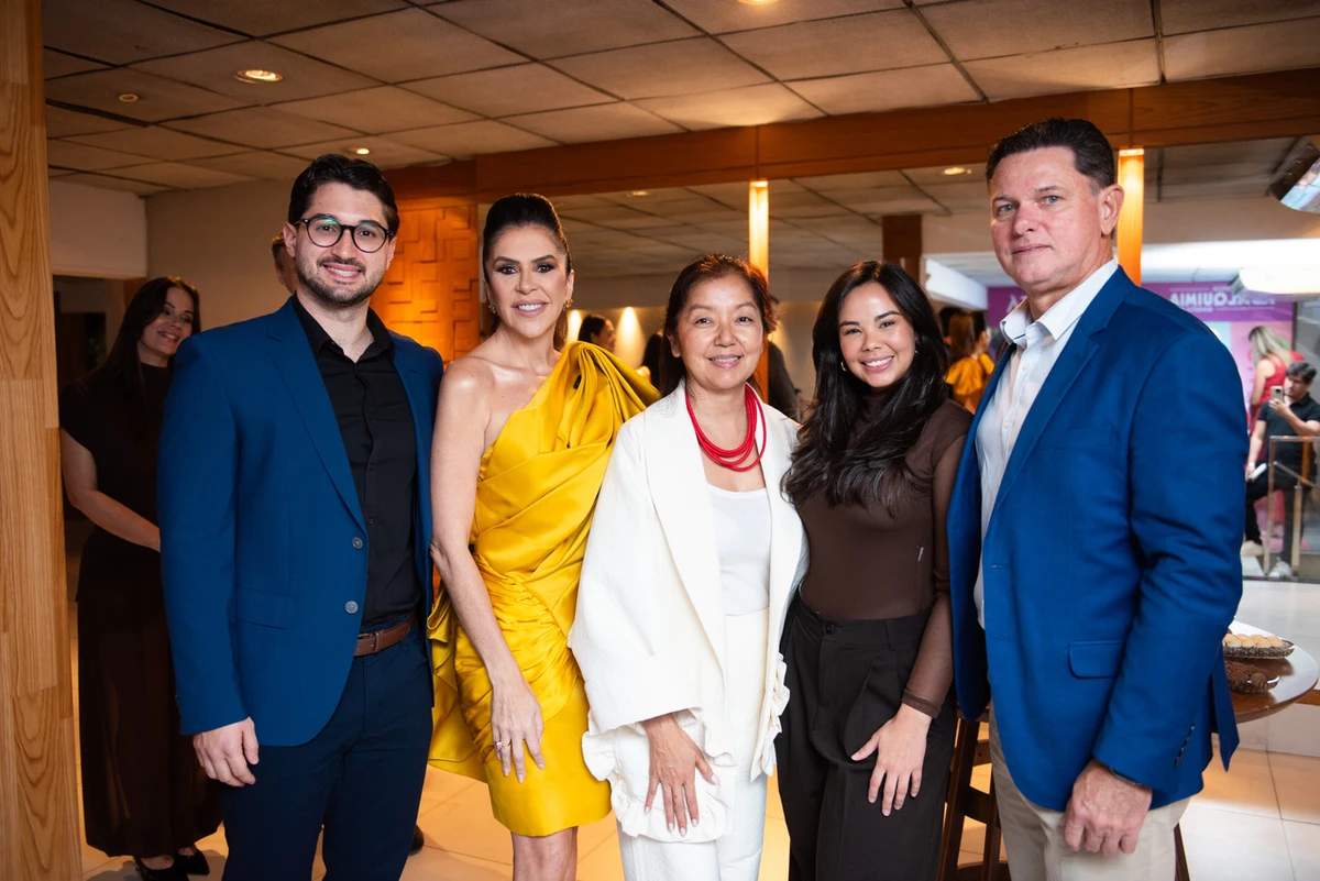 Lucas Gaspar Campagnaro, Raigna Vasconcelos, Mika Yamaguchi, Luisa Barbosa e Julio Campagnaro