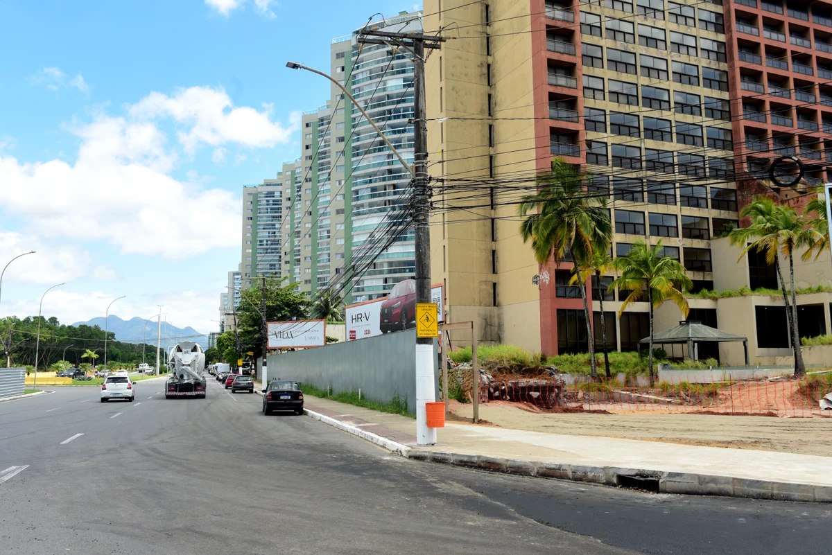 Obras da calçada do Hotel Canto do Sol